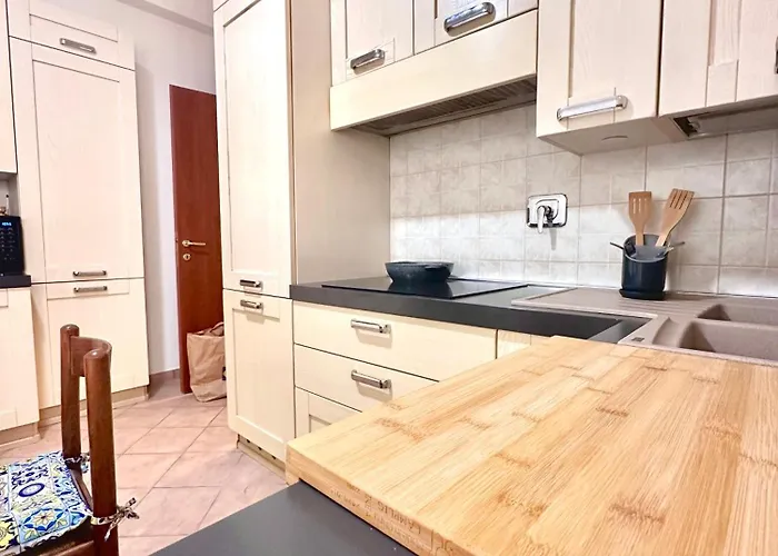 Metro A Family - 2 Camere, Cucina E Salotto Apartamento